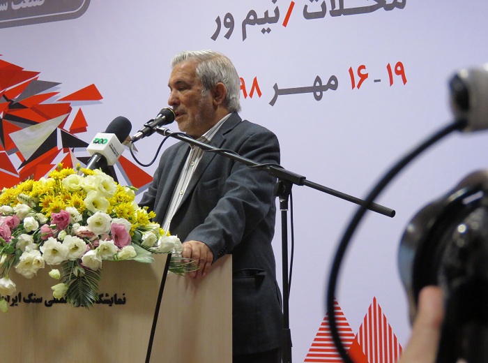 انتقد رئيس جمعية الحجر الإيراني واجب الحكومة الثقيل على صادرات الحجر