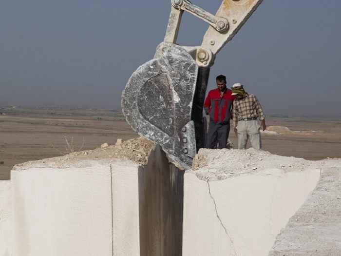 Qom White Mountain Marble Marble Mine