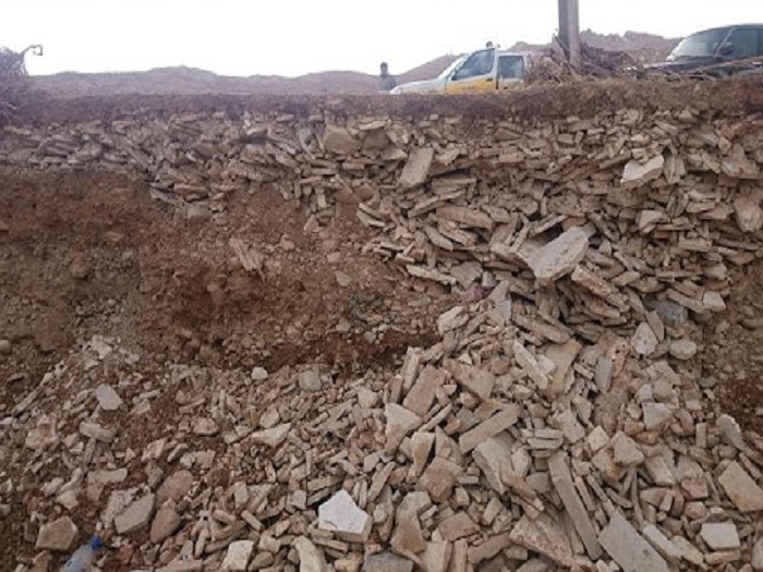 Environmental waste of quarries in Khomeini Shahr