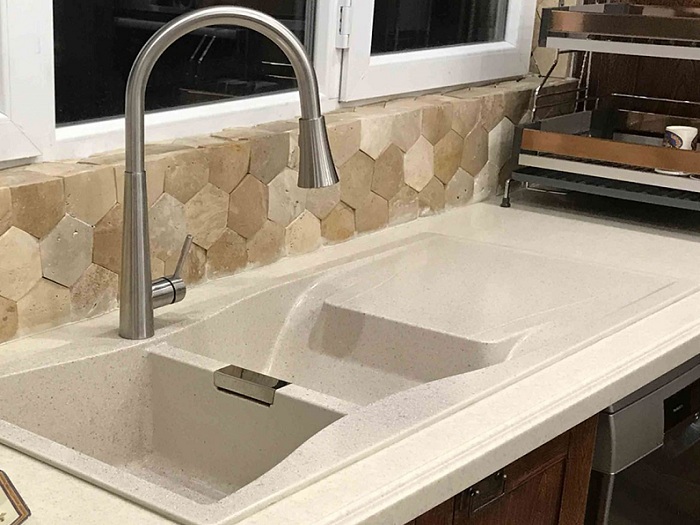 The latest model of granite and ceramic sinks in Silver Fittings